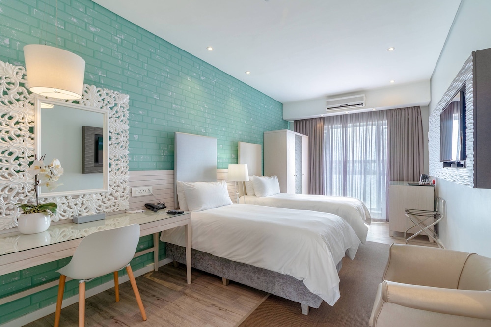 Protea Hotel By Marriott Mossel Bay 4/37