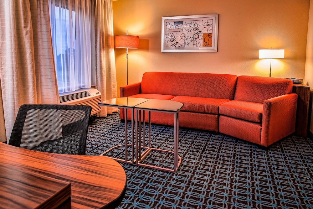 Fairfield Inn Suites By Marriott Montgomery Airport South 28/34
