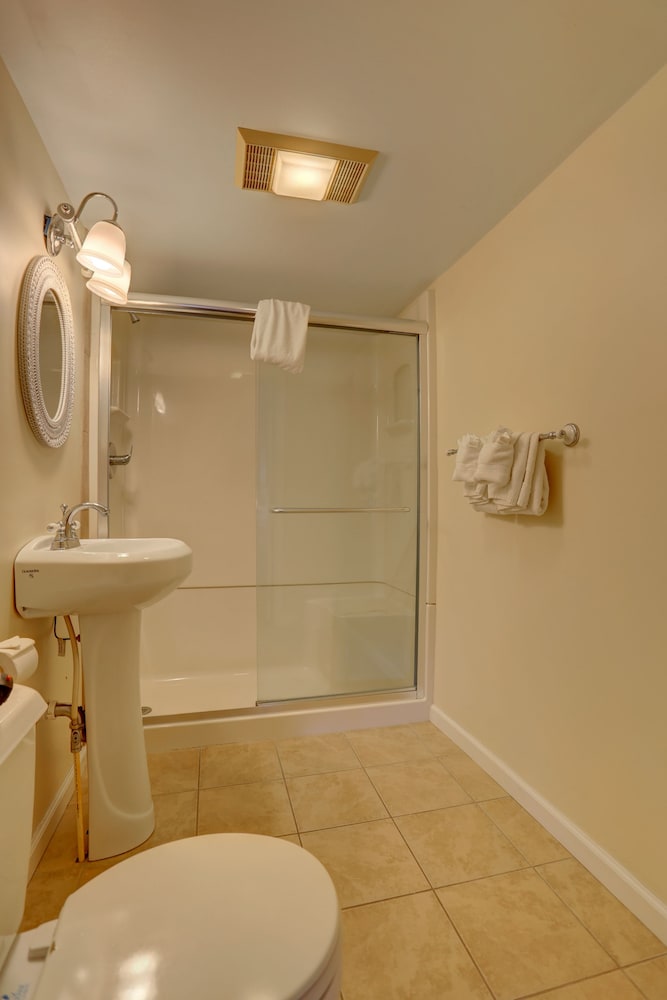 Greystone Manor Inn B&B 32/32