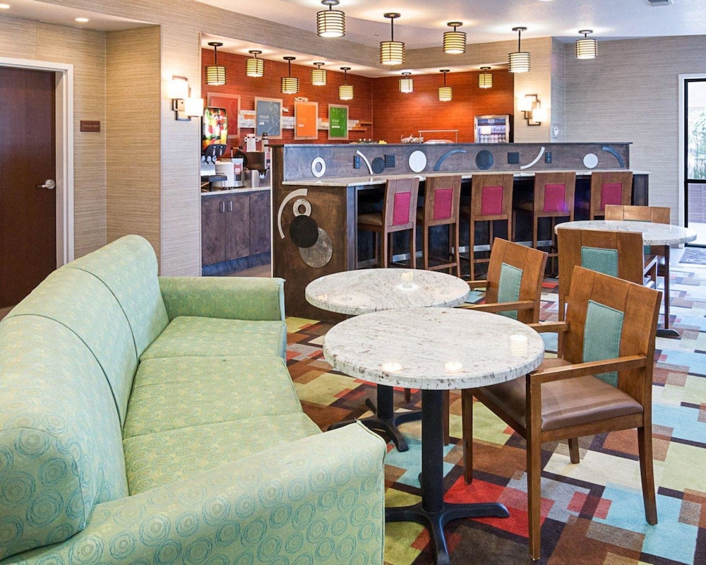Comfort Suites Natchitoches, LA 36/48