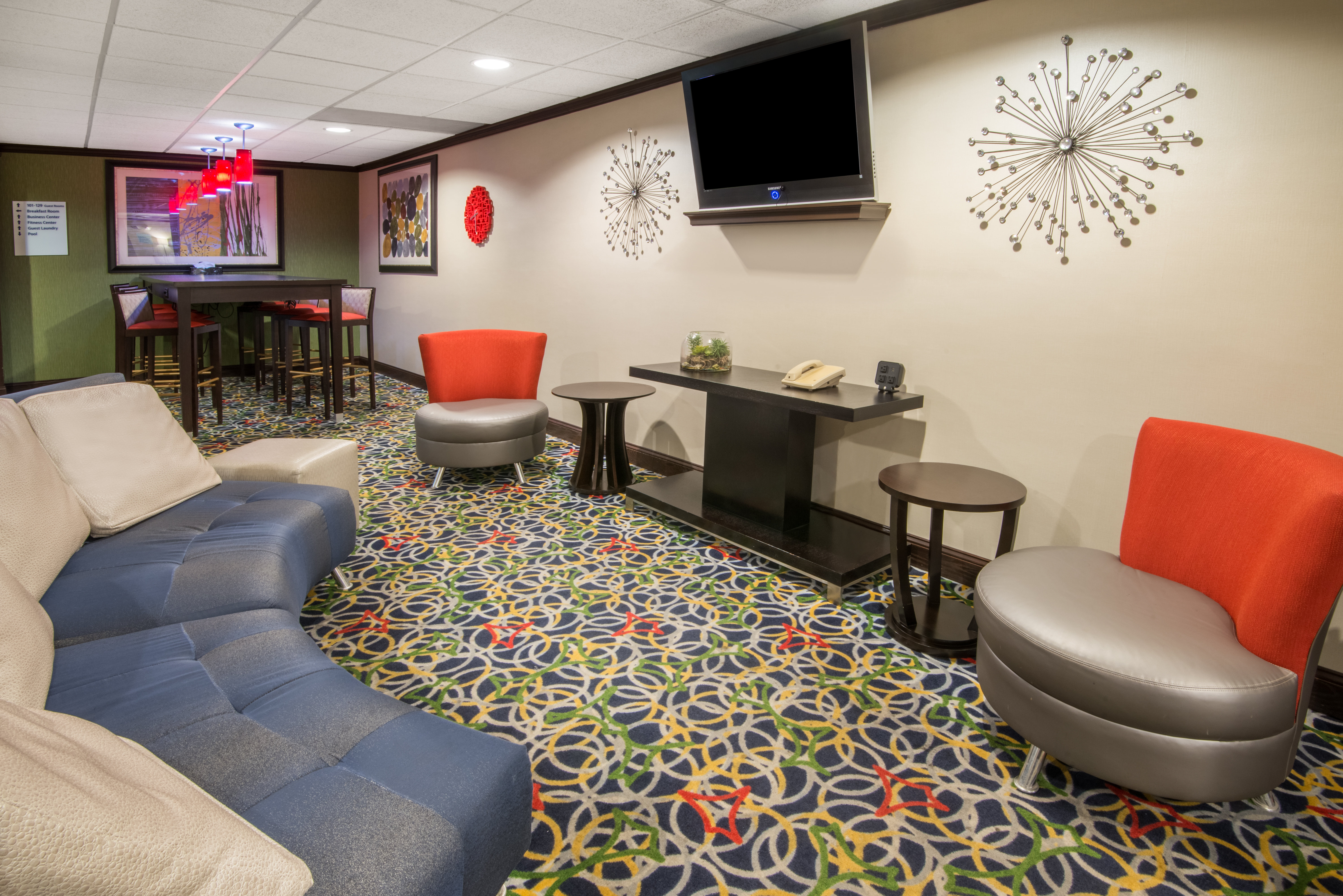 Holiday Inn Express Cleveland Airport Brookpark 32/50