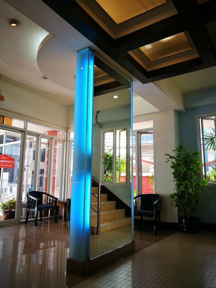 J Residence 8/46