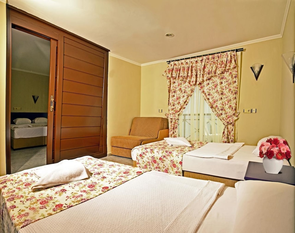 Elysium Elite Hotel & Spa 4/35