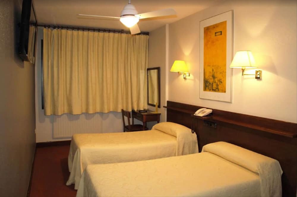 Hotel Ibiltze 17/24