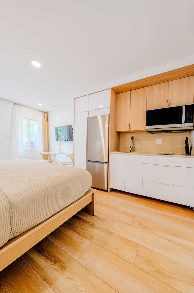Green Island Inn 11/50