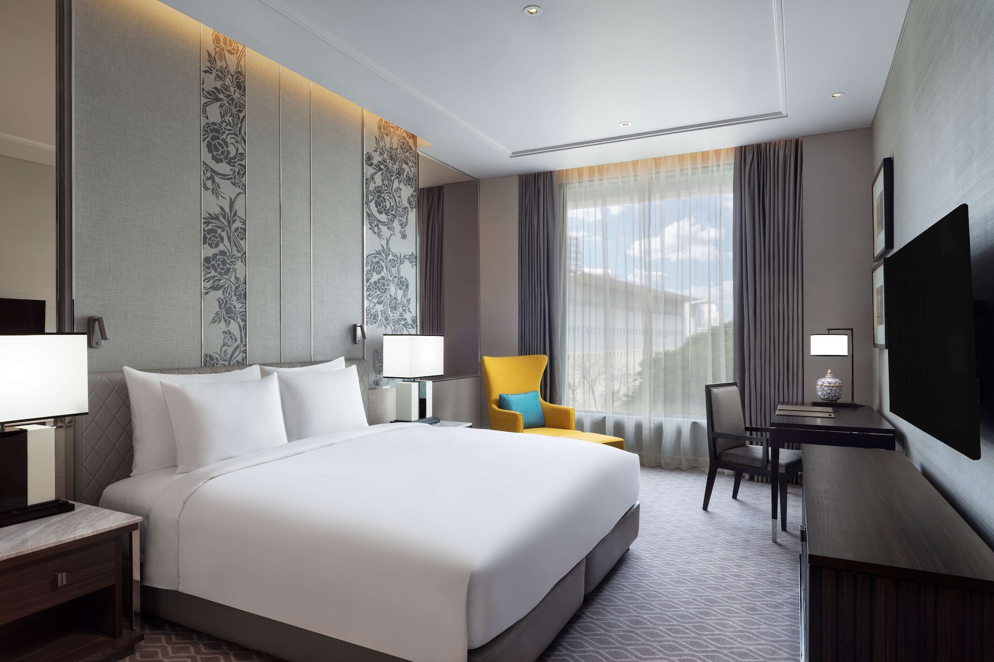 2 BEDROOMS, GRAND, EXECUTIVE, SUITE