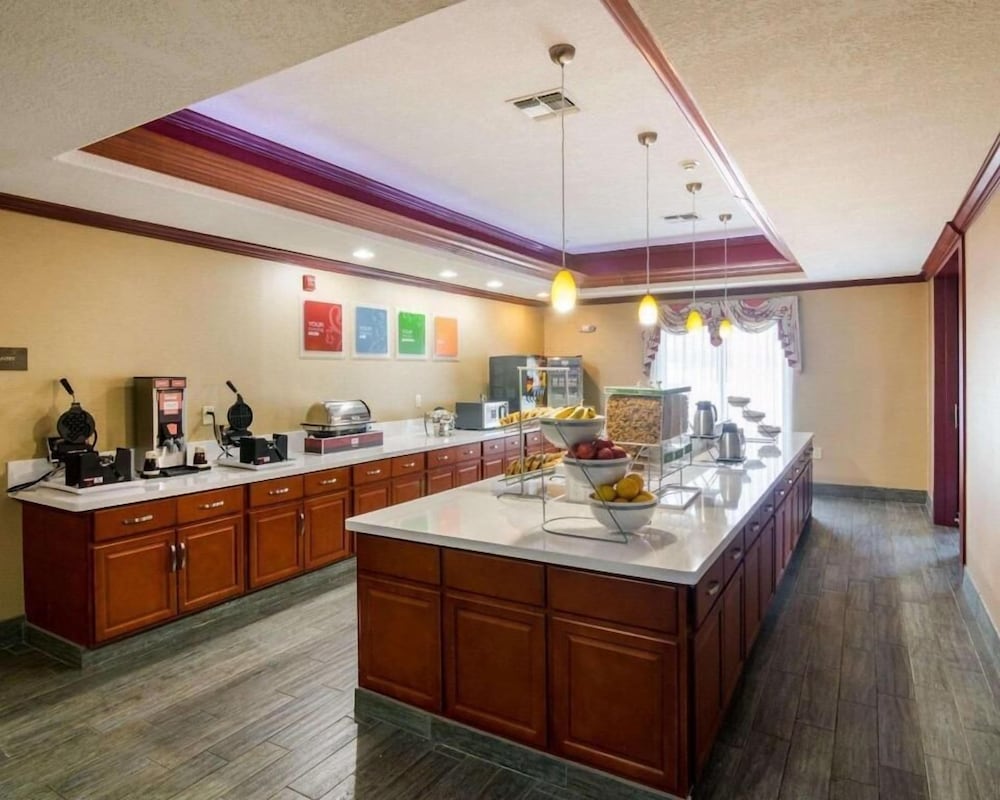 Comfort Suites Gainesville, TX 14/20