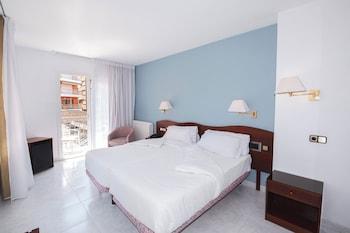 City, 2 Double Beds
