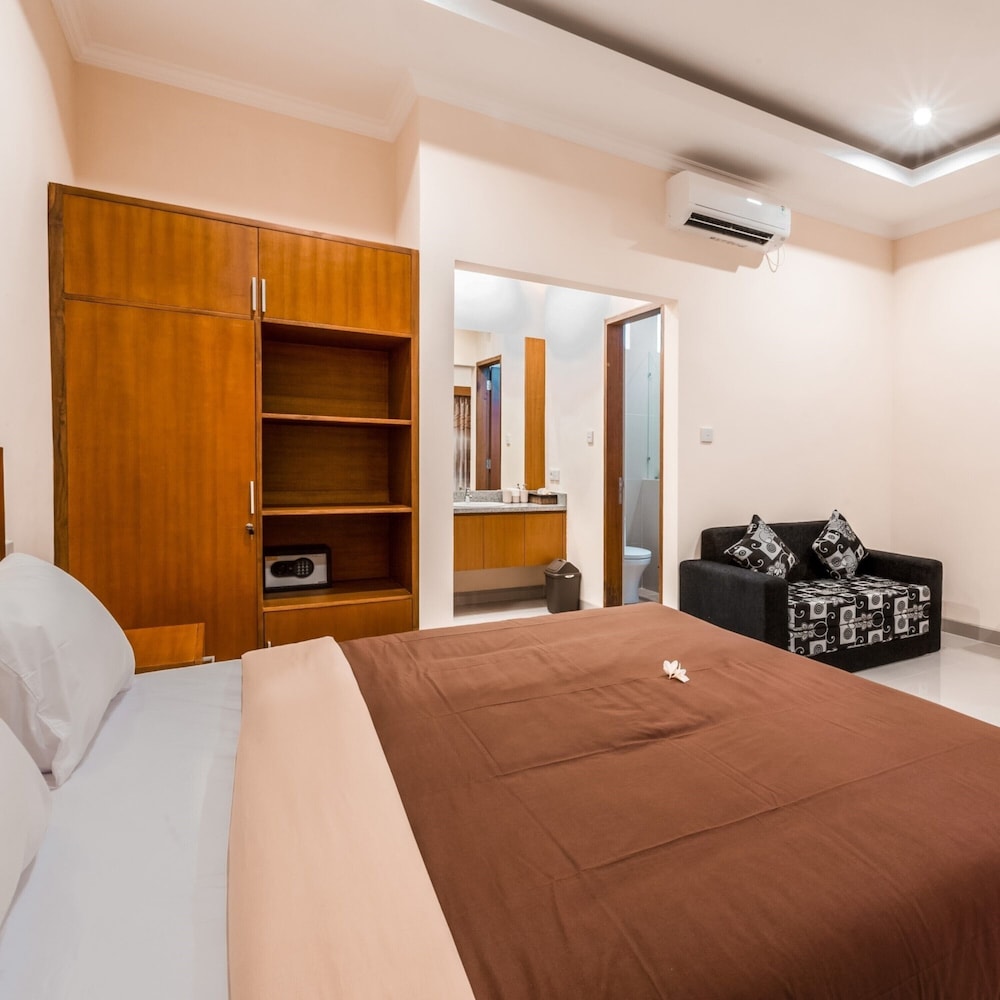 Kubu Petitenget Suite Seminyak 16/63