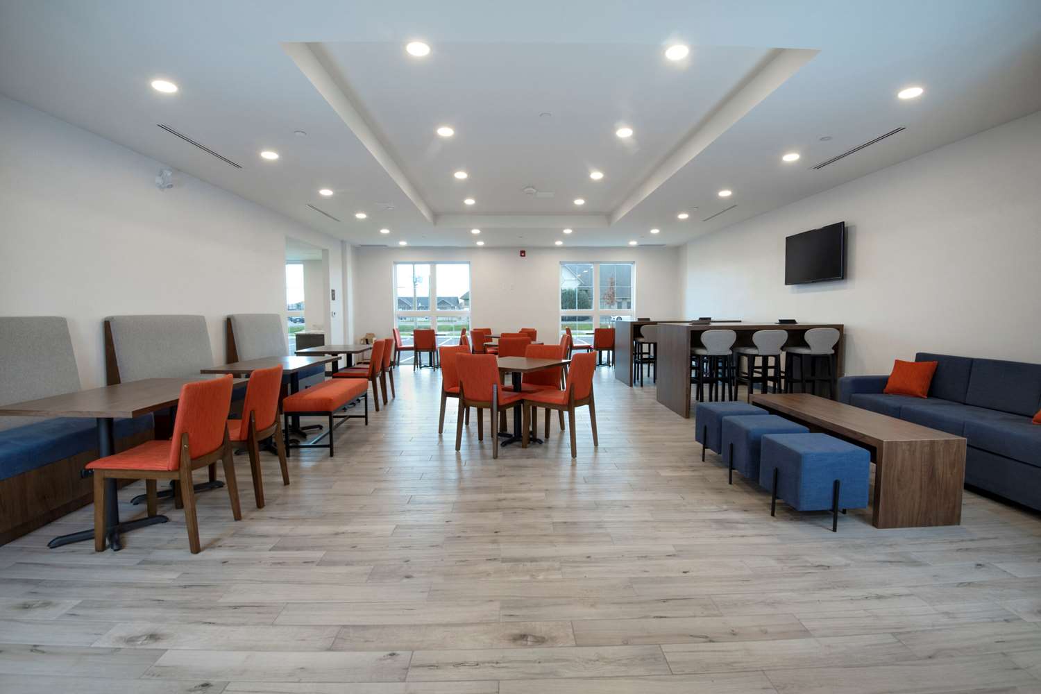 Comfort Inn and Suites Carleton Place ON 27/33