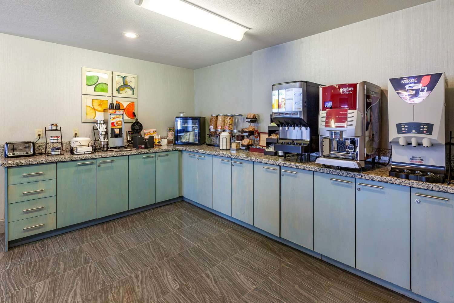 Best Western Plus Woodstock Inn & Suites 20/22