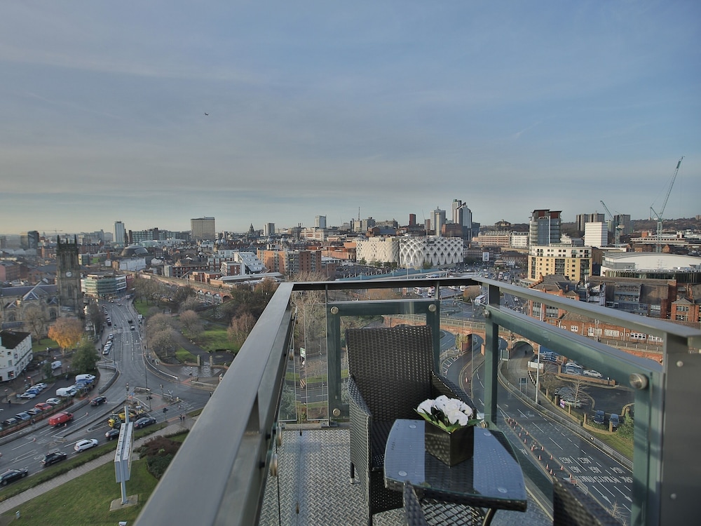 Central Leeds Penthouse 15/19