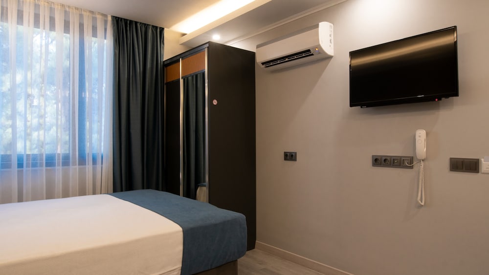 Opera Suites 9/50