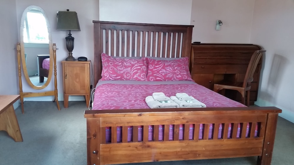 Designer Cottage 24/65