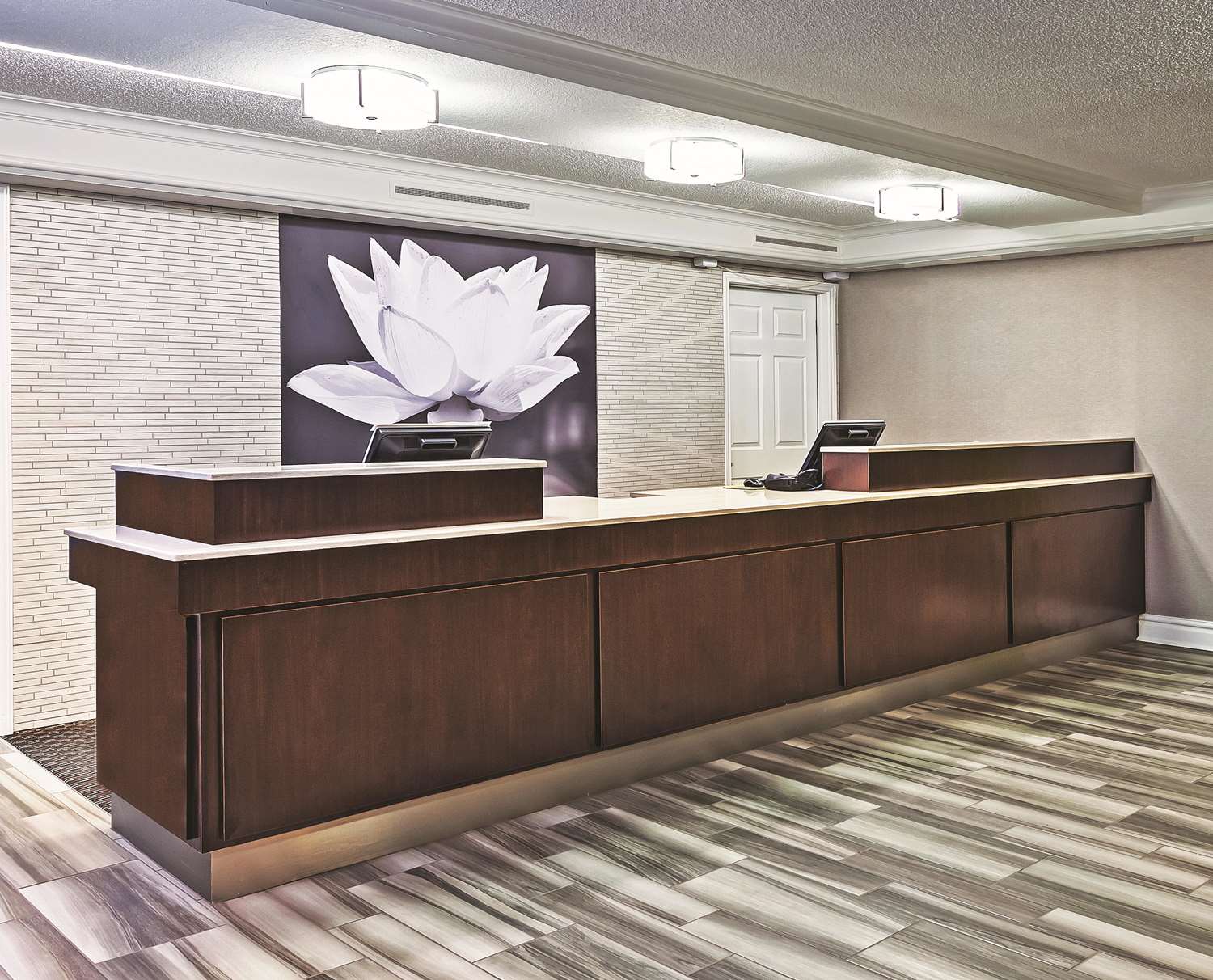 La Quinta Inn by Wyndham Midland 8/35