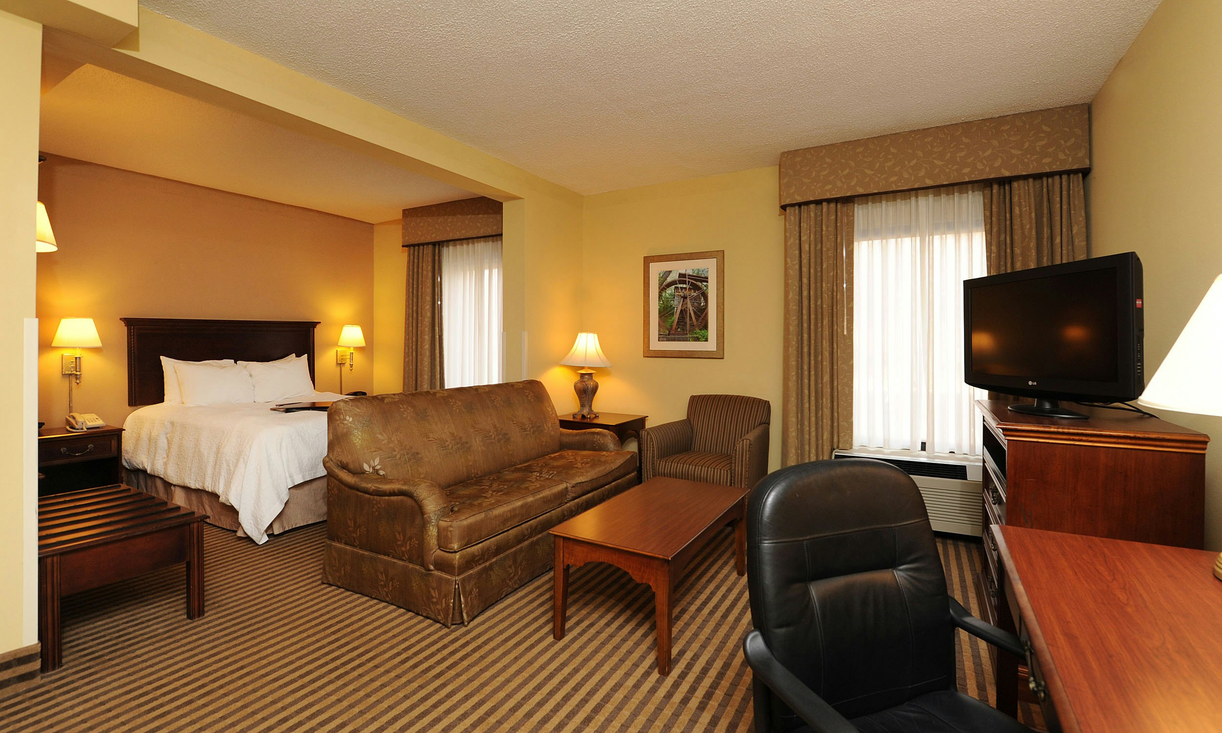 Hampton Inn Morganton 18/39