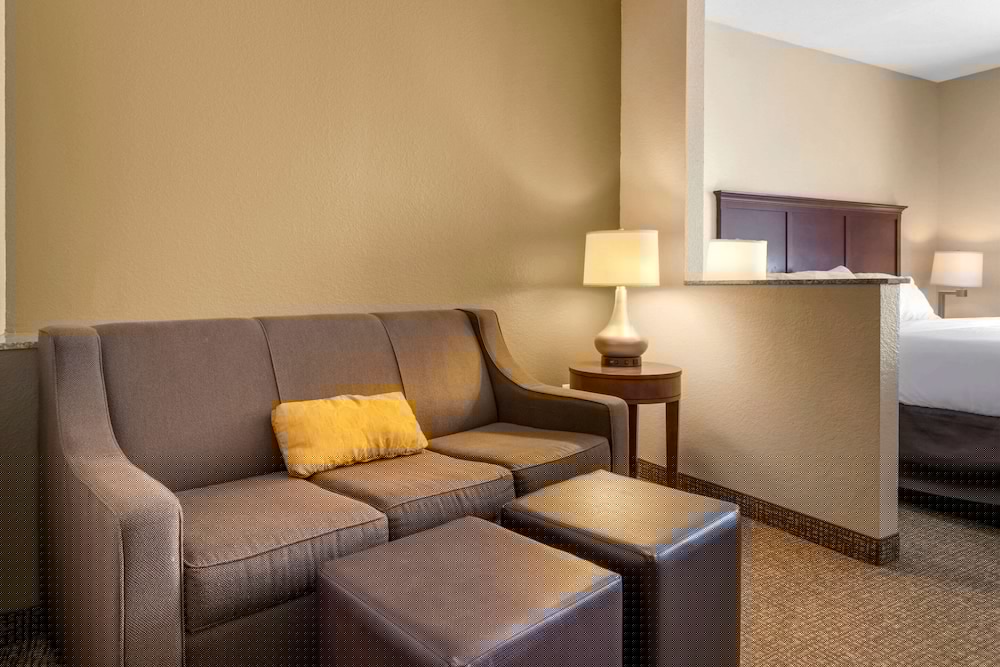 Comfort Suites Ocala - North 17/37
