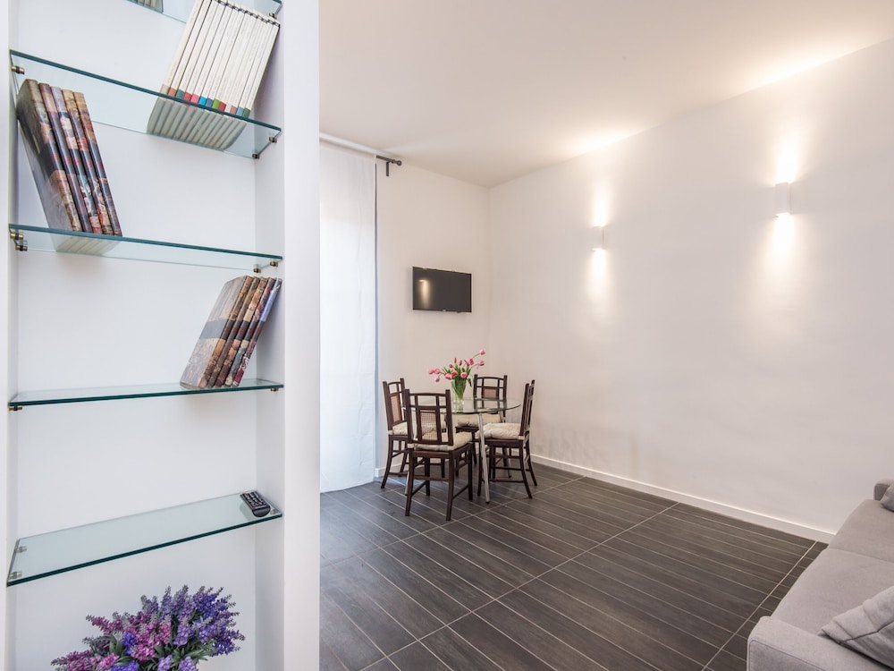Vatican Luxury Suites 53/65