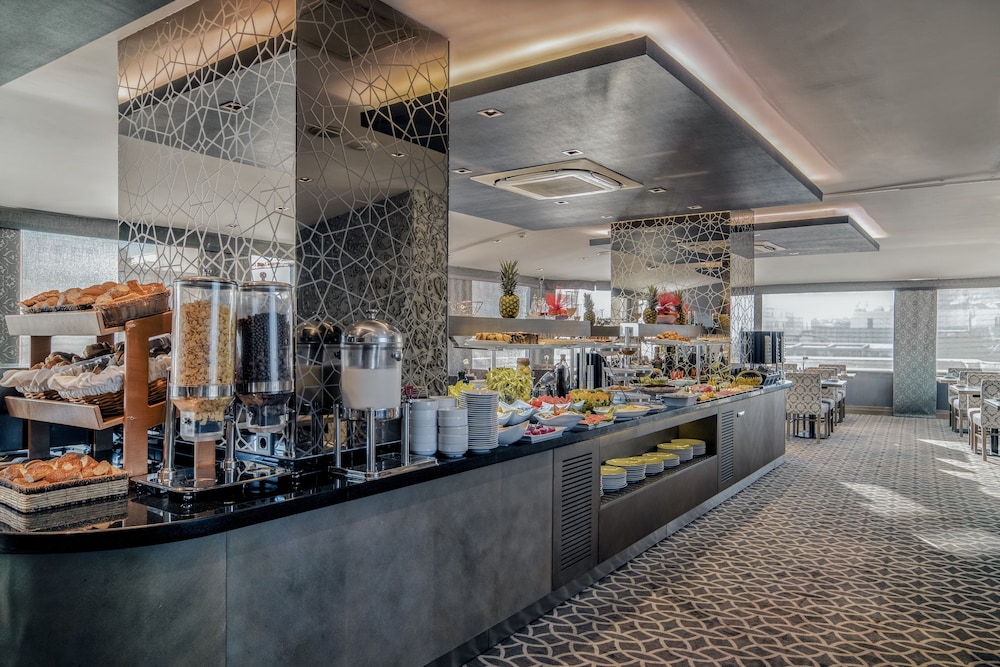 AHC Grand Bazaar Hotel 61/64