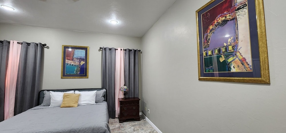 Room, King Bed, Hill Side