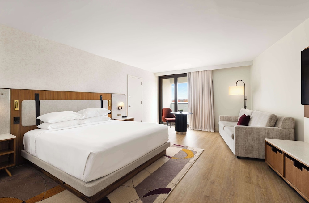 Hyatt Regency New Brunswick 16/66