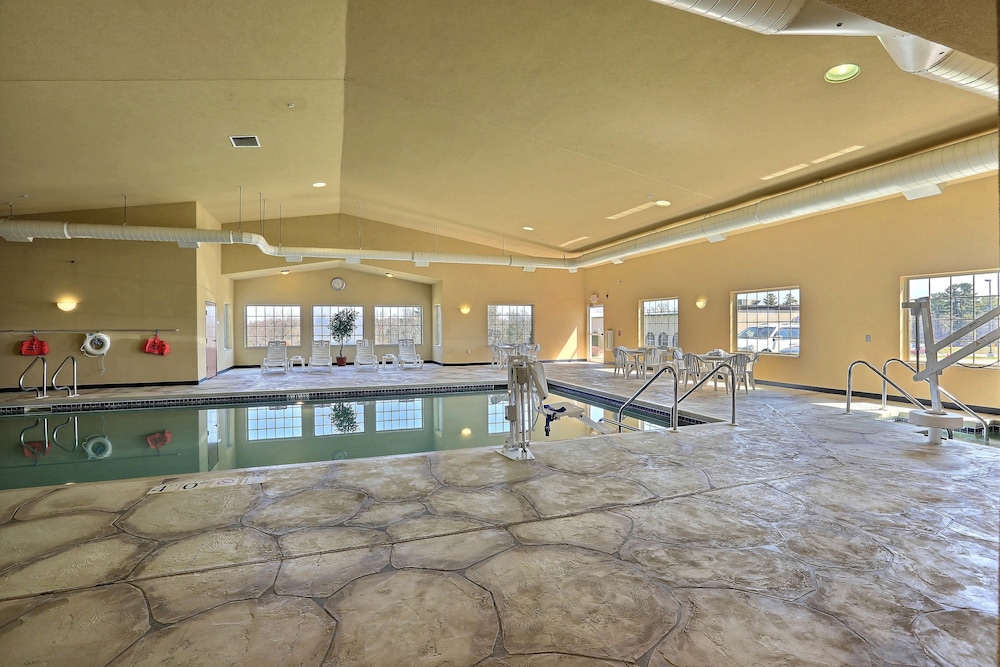 Boarders Inn Amp Suites 34/63