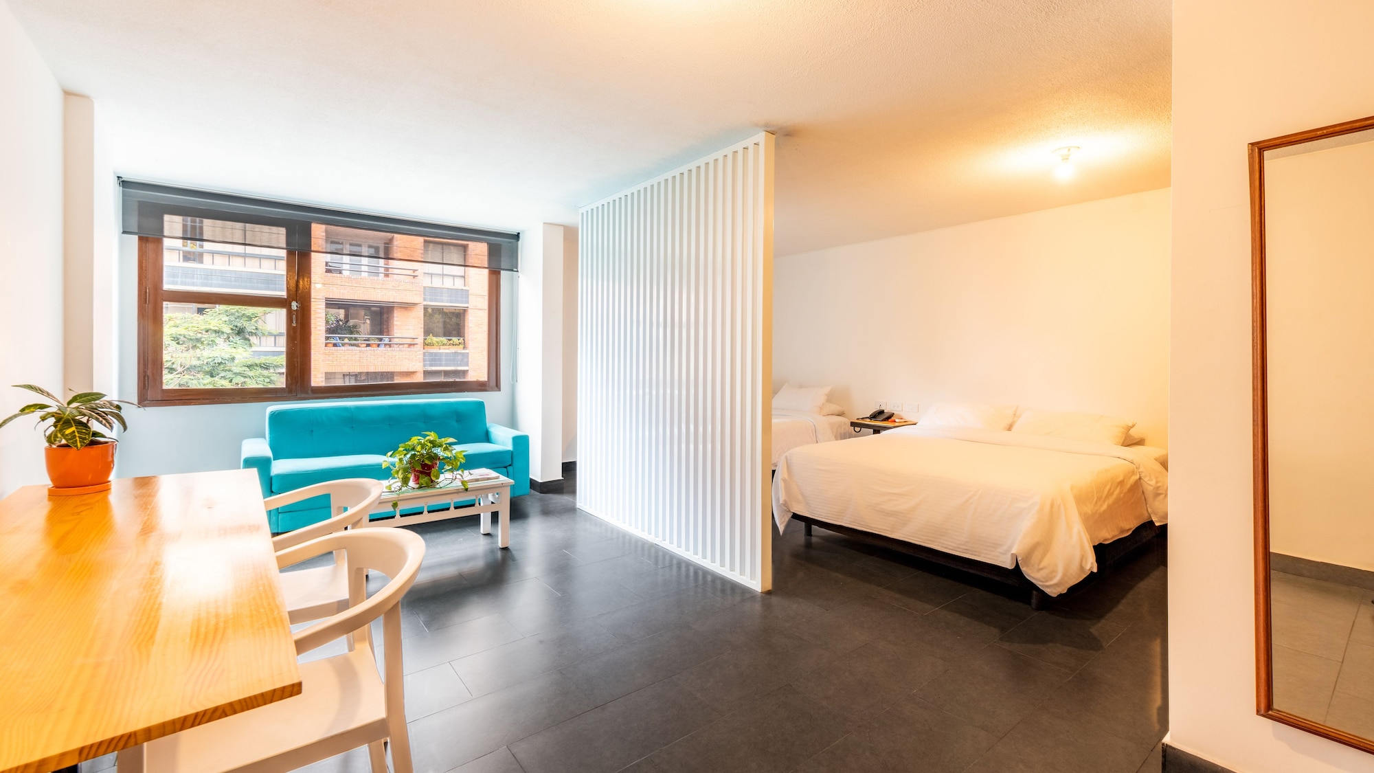 STANDARD, 2 DOUBLE BEDS