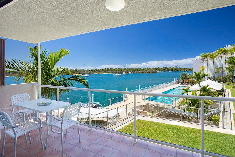 NOOSA SHORES RESORT 19/70