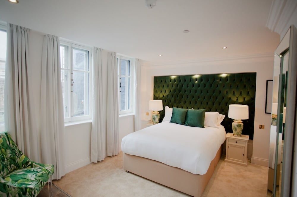 The Hotel Chester 6/50