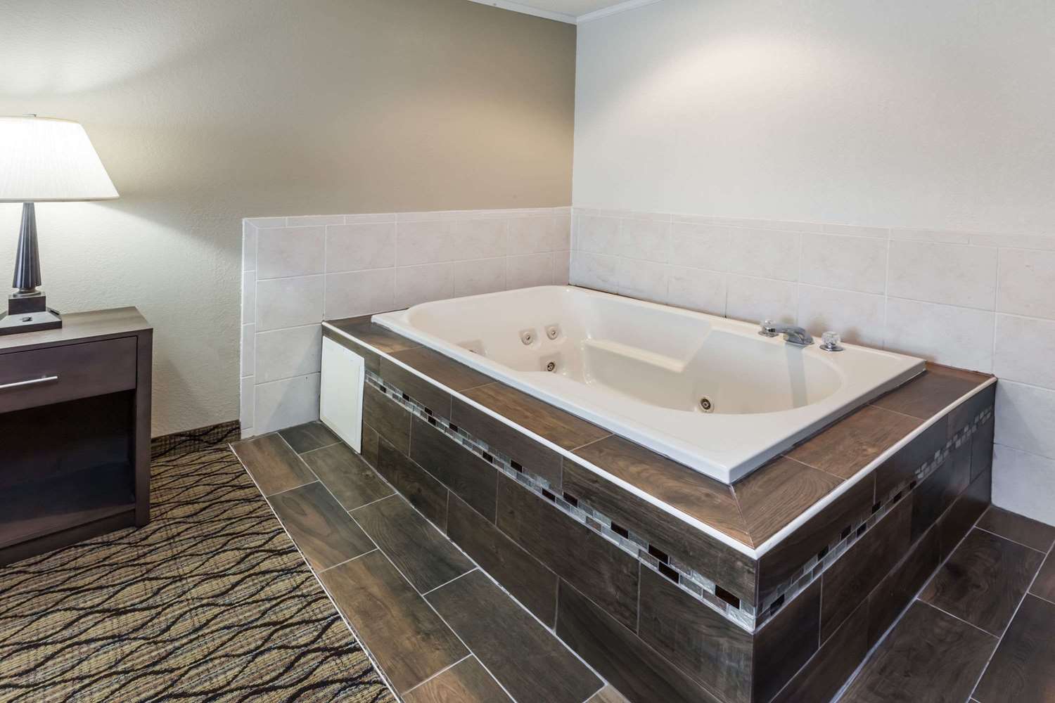 Baymont by Wyndham Auburn 14/14