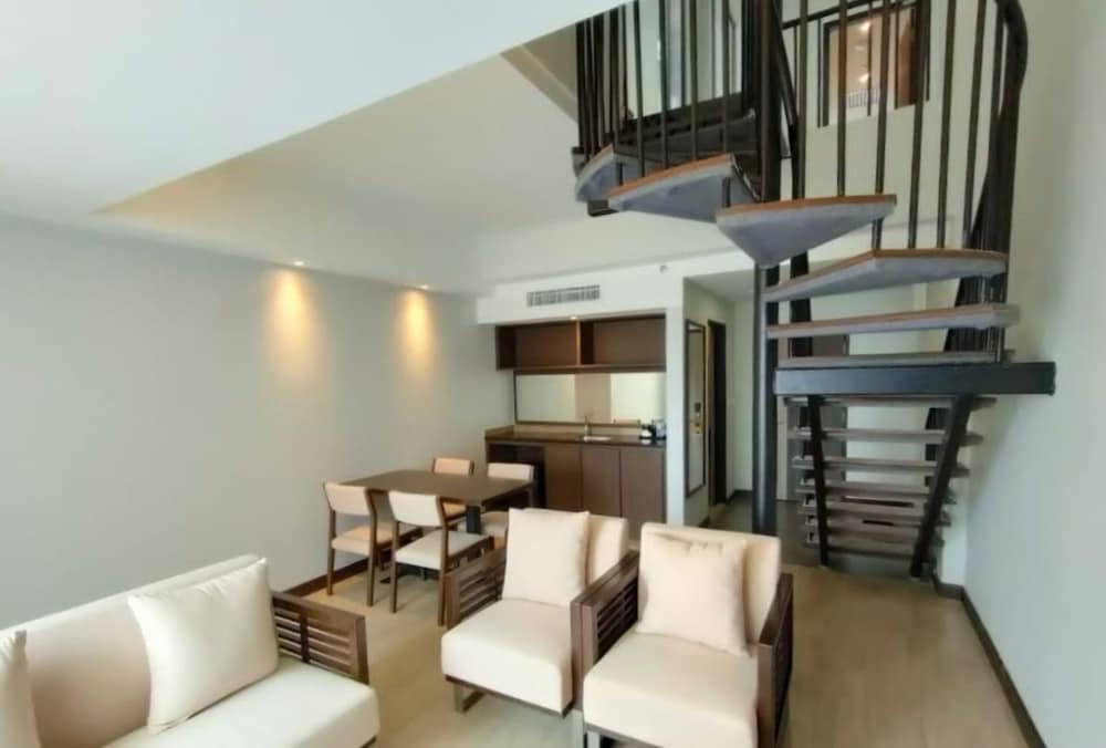 Pacific Regency Beach Resort Port Dickson 24/48
