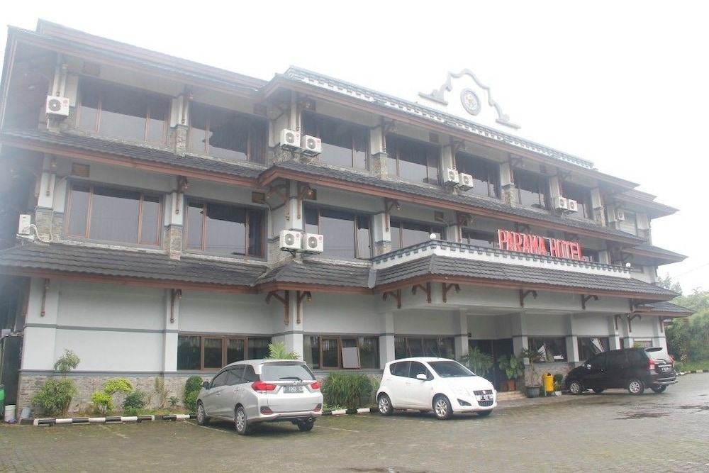 Parama Hotel Puncak 3/23
