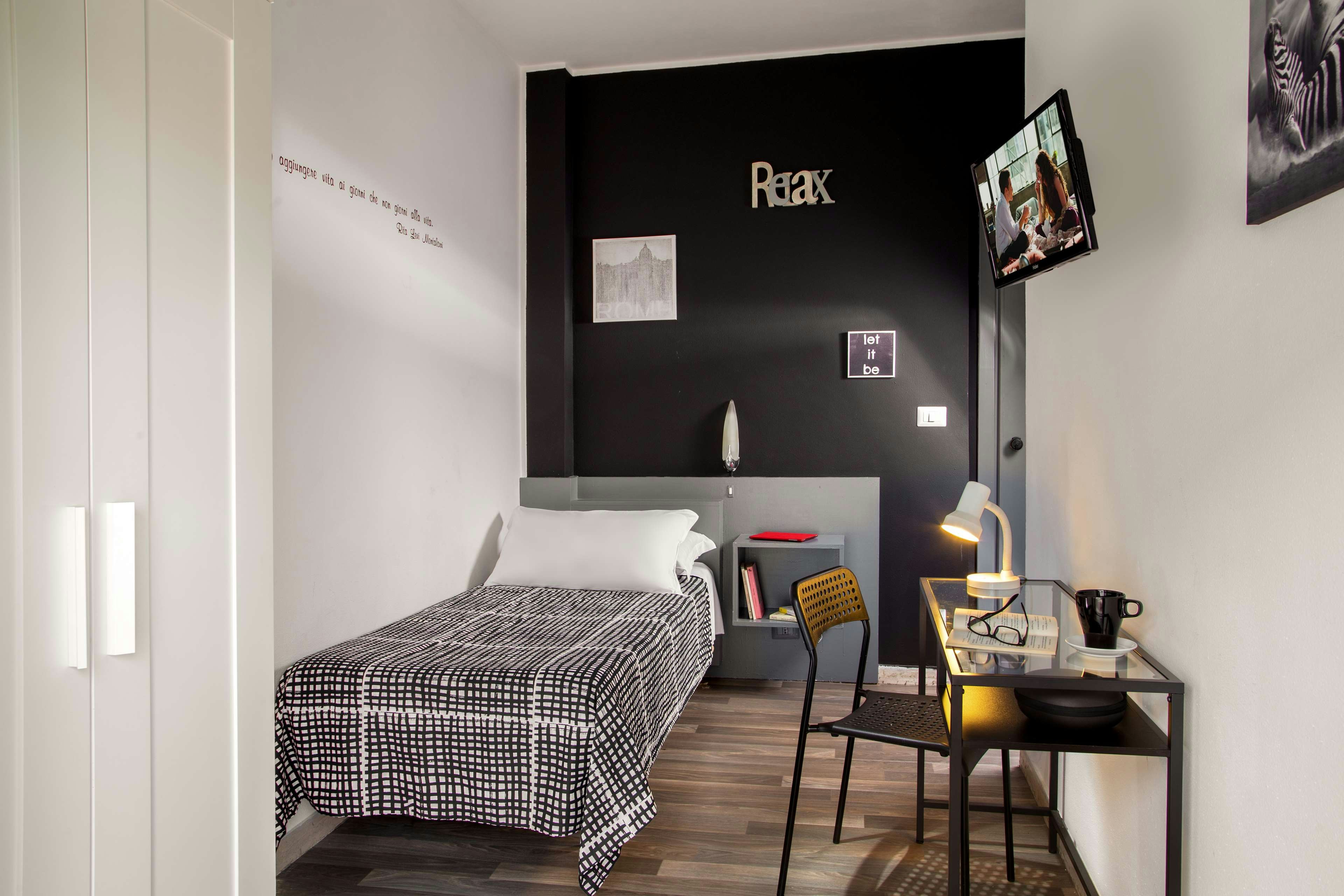 Radio Hotel 4/45