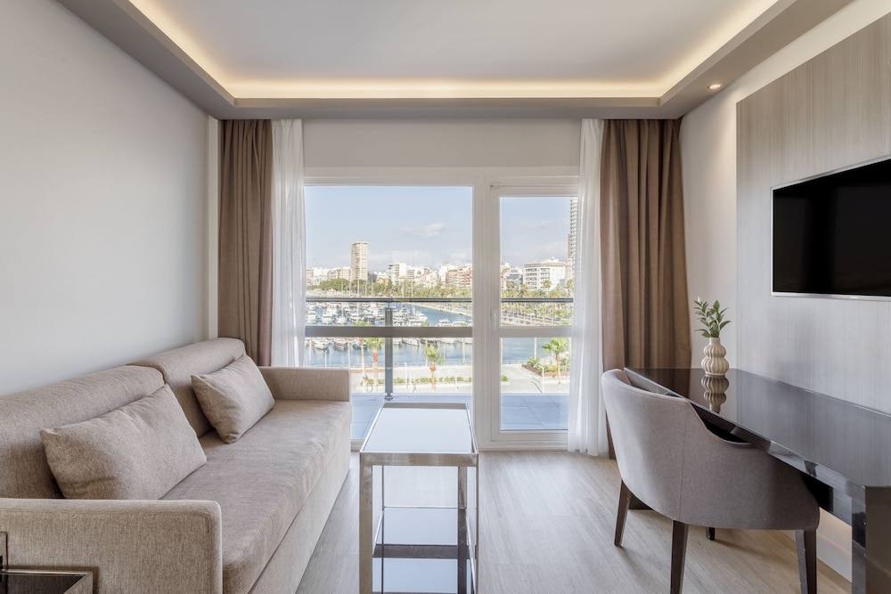جناح جونيور تنفيذي بسرير مزدوج، Melia Alicante 10/10