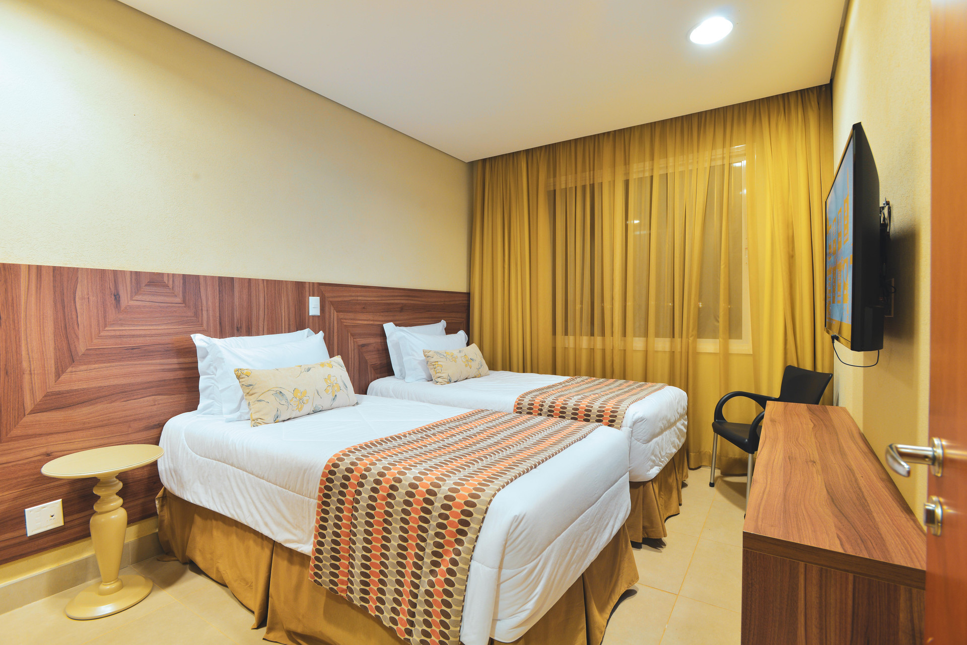 2 Bedrooms, House, Lake View