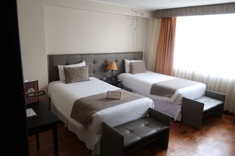 Hotel Embassy 15/57