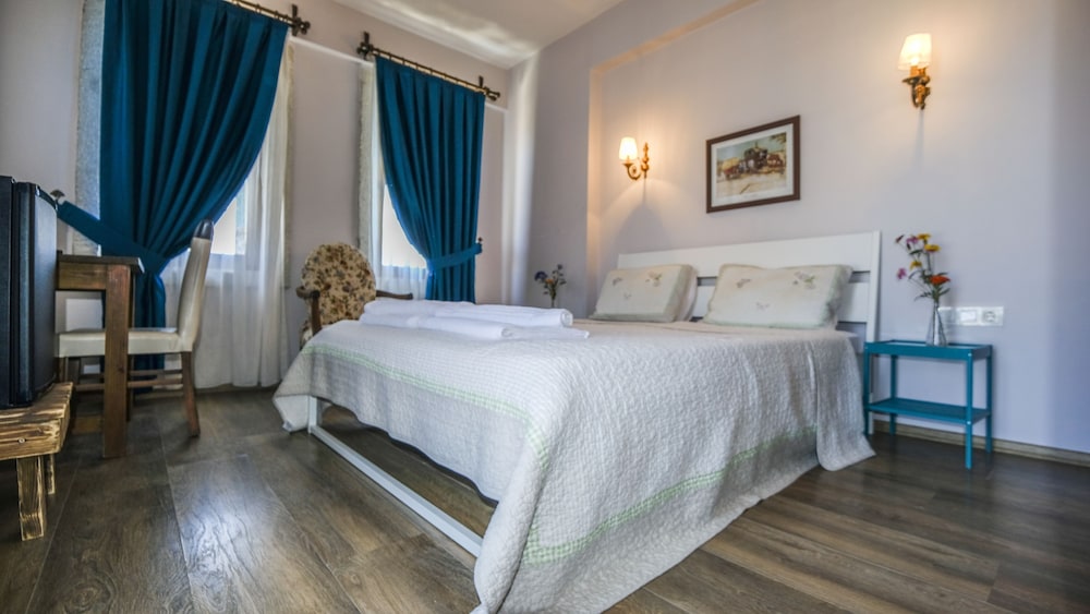 Karaburun Konak Hotel 12/50