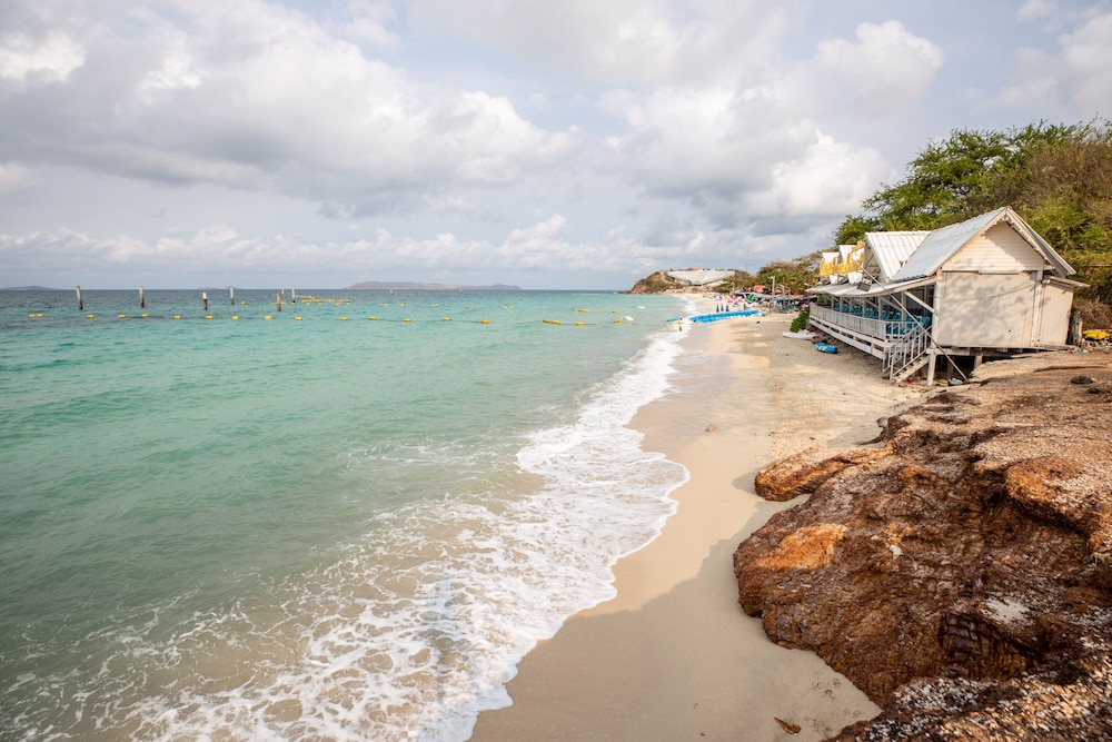 Xanadu Beach Resort 44/50