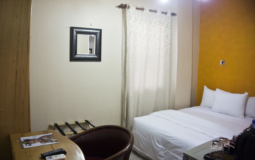 Tropical Enclave Hotel 32/60