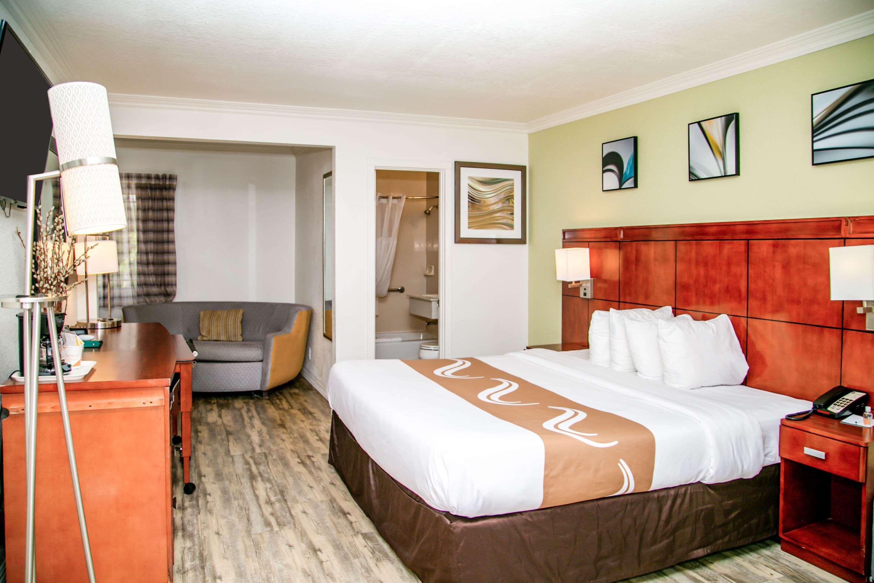 Quality Inn & Suites Thousand Oaks 9/38