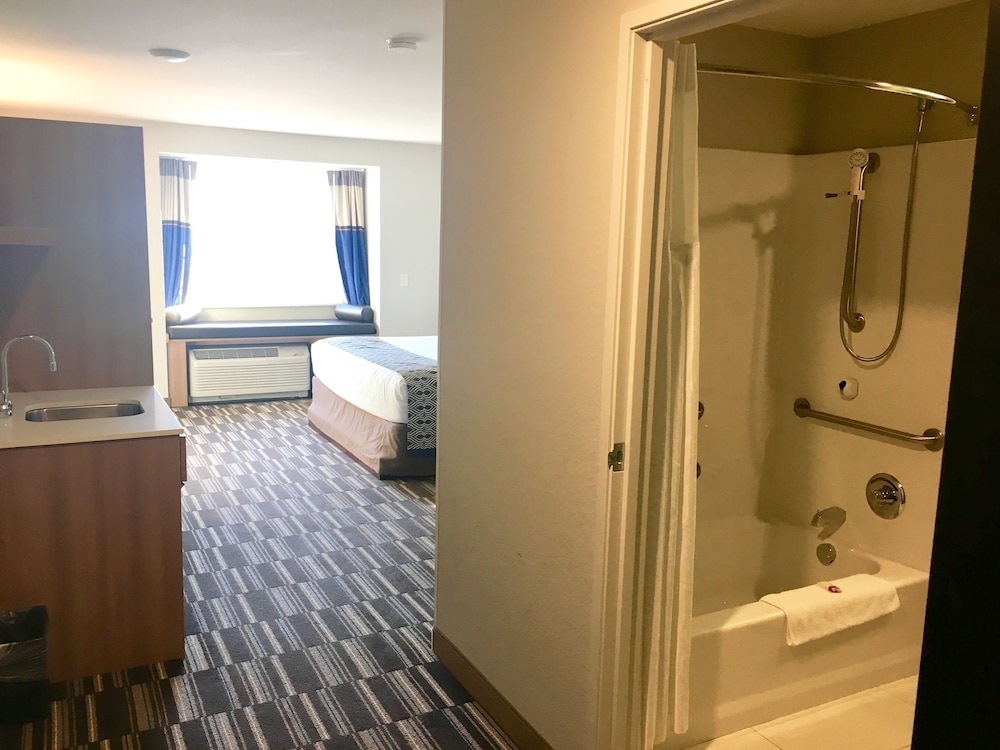 Microtel Inn And Suites By Wyndham Moorhead Fargo Area 16/39