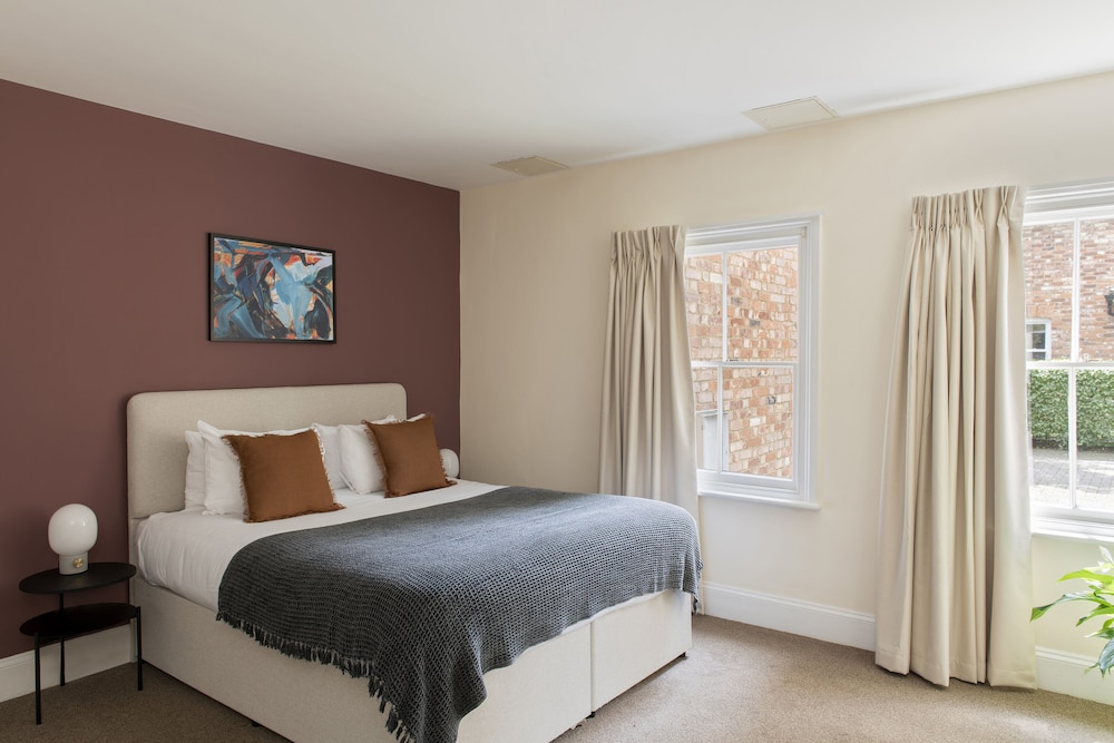 SACO Reading - Castle Crescent 21/64