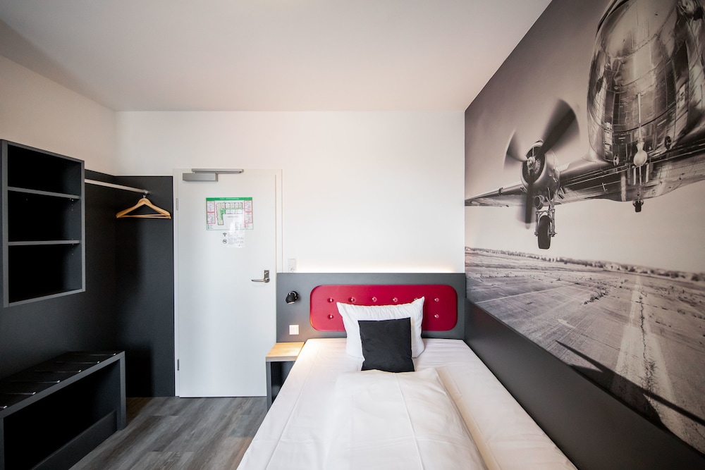 Airport Hotel Dürscheidt 34/56