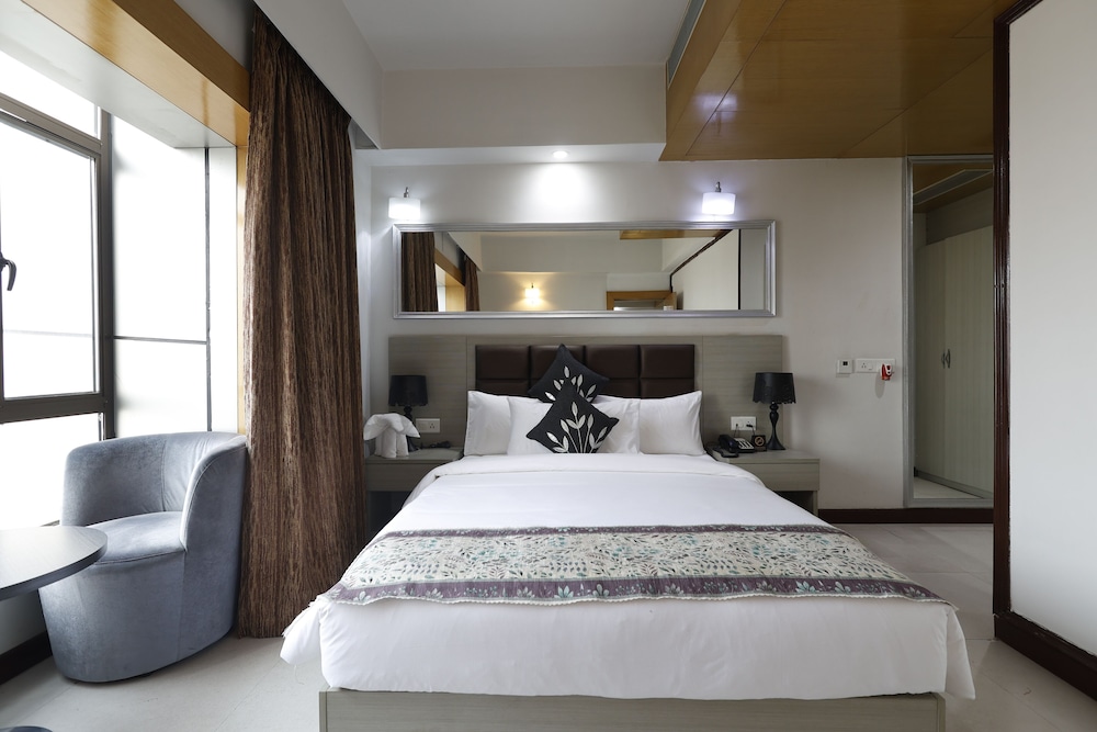 Aristocrat Hotel 17/40