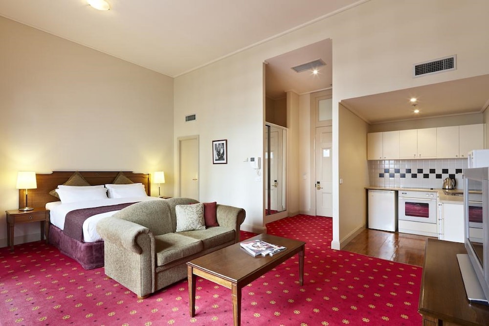Grand Hotel Melbourne 18/55