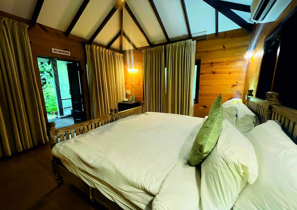 Aura Resort & Spa 10/50