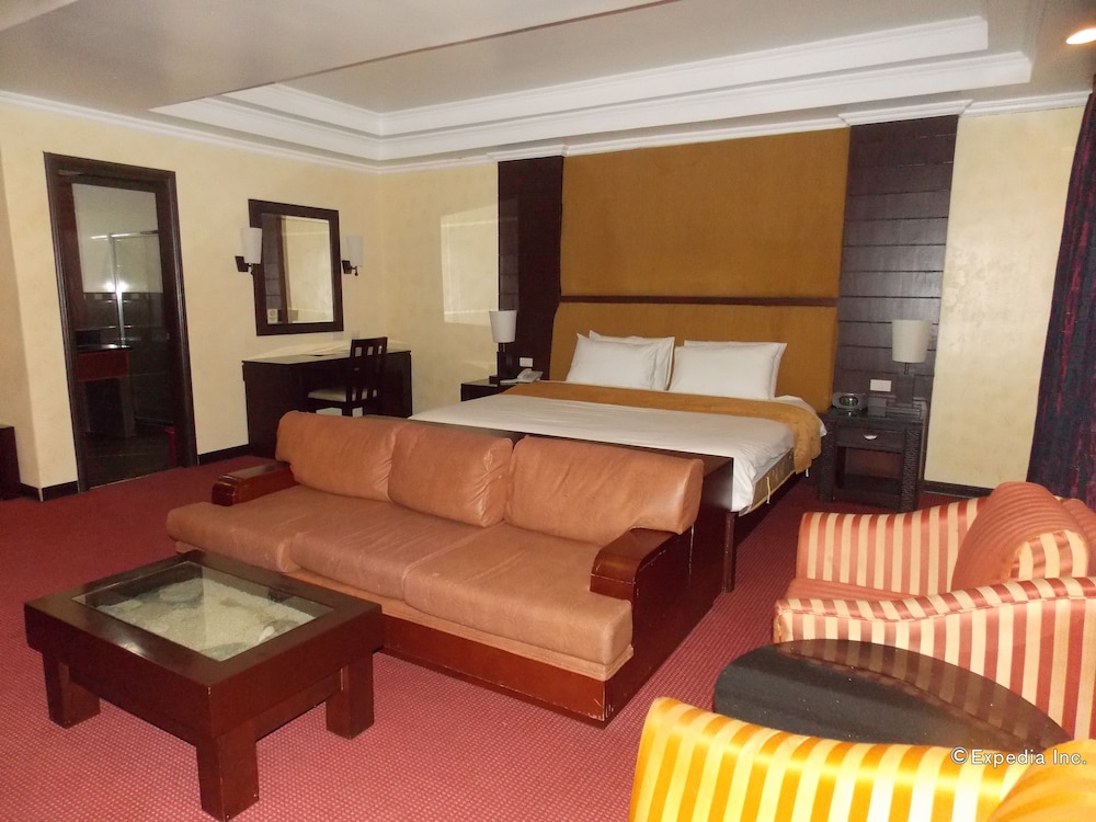 MO2 Westown Hotel Bacolod - Mandalagan 25/50