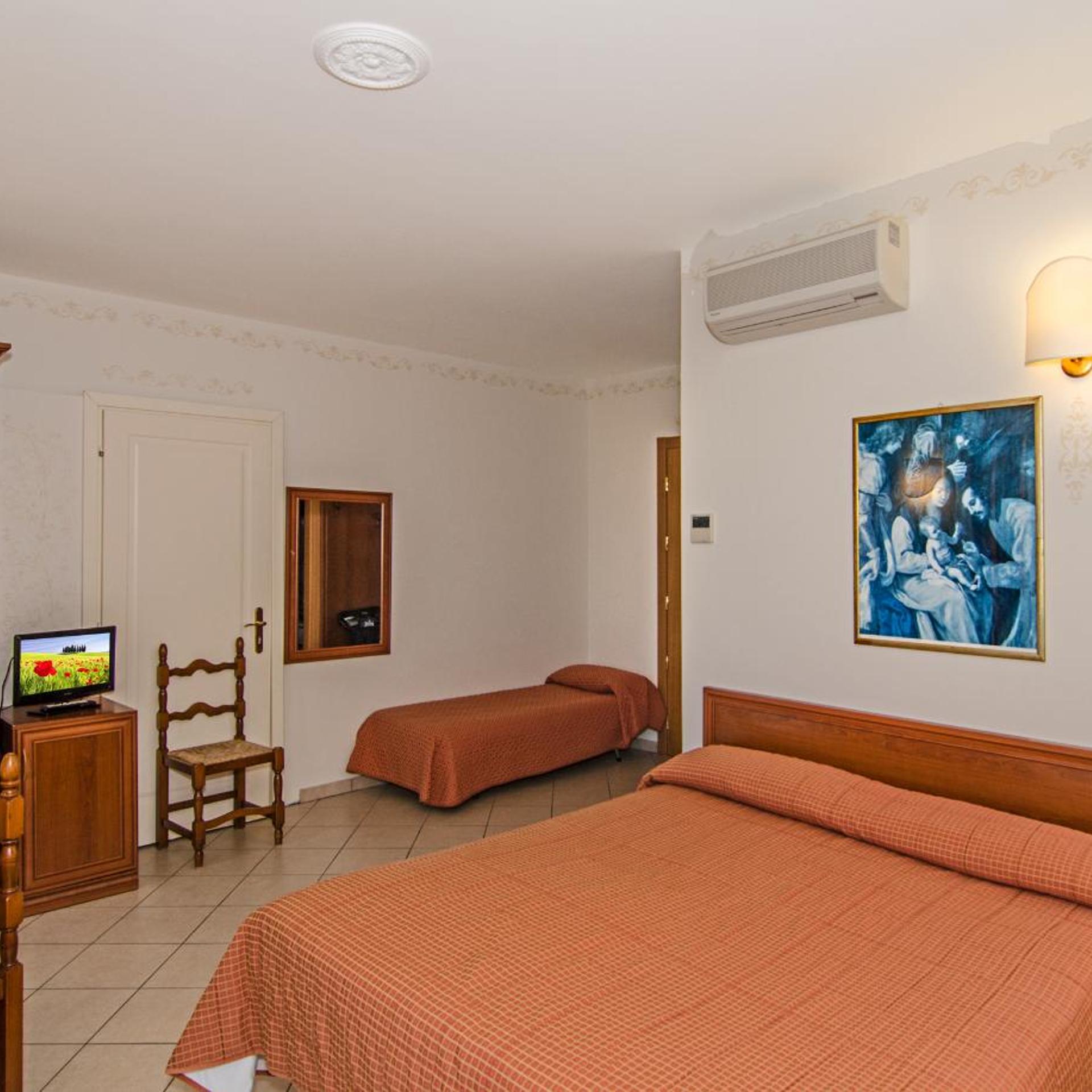 HOTEL VILLA OMBROSA 28/52
