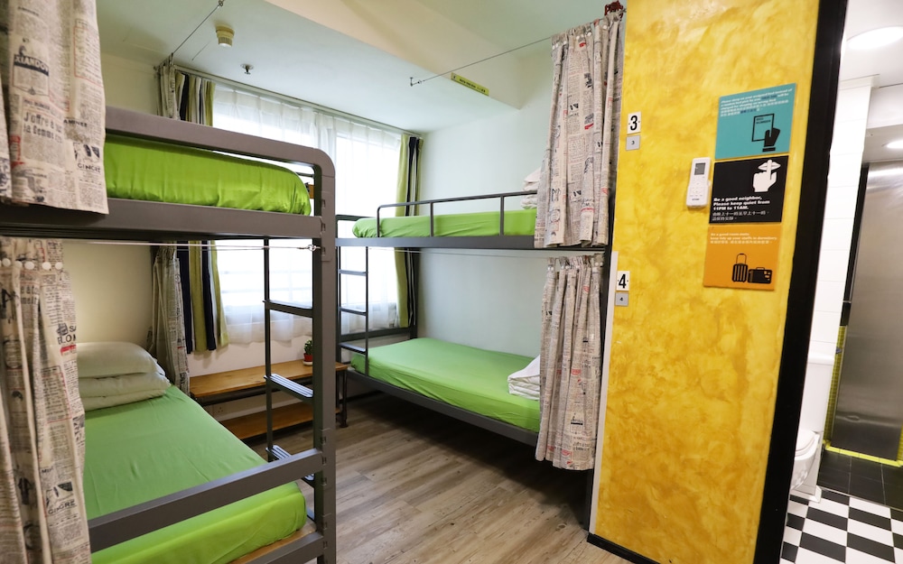 FEMALE DORM, 4 PEOPLE