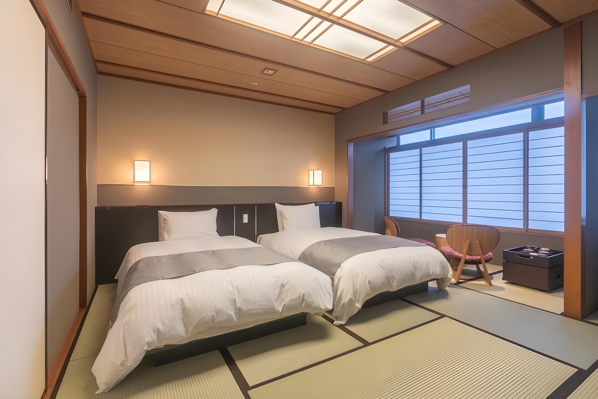 Japanese, Twin Beds, West Wing